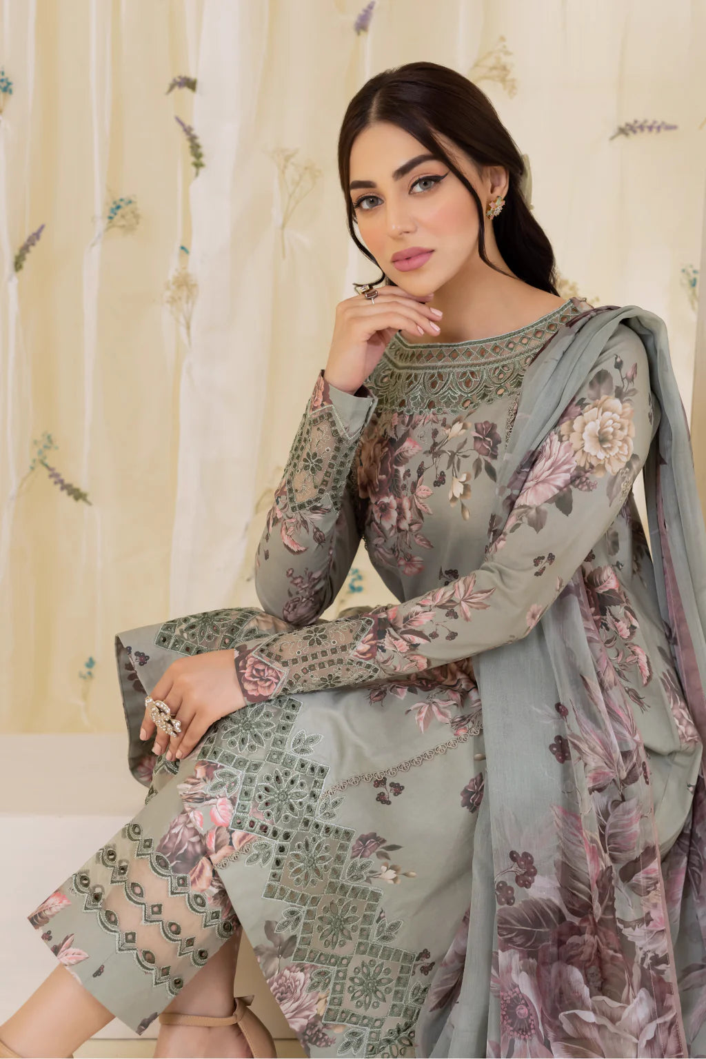 IZNIK LAWN COLLECTION