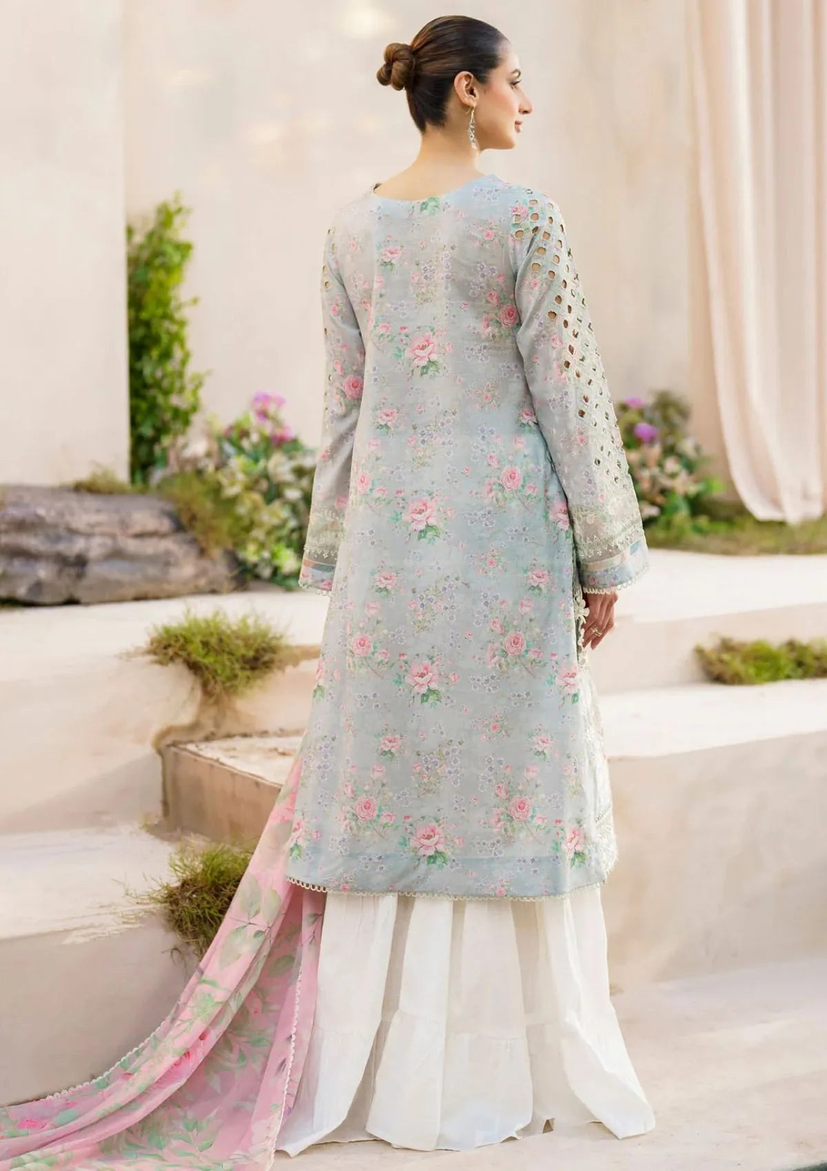 IZNIK LAWN COLLECTION