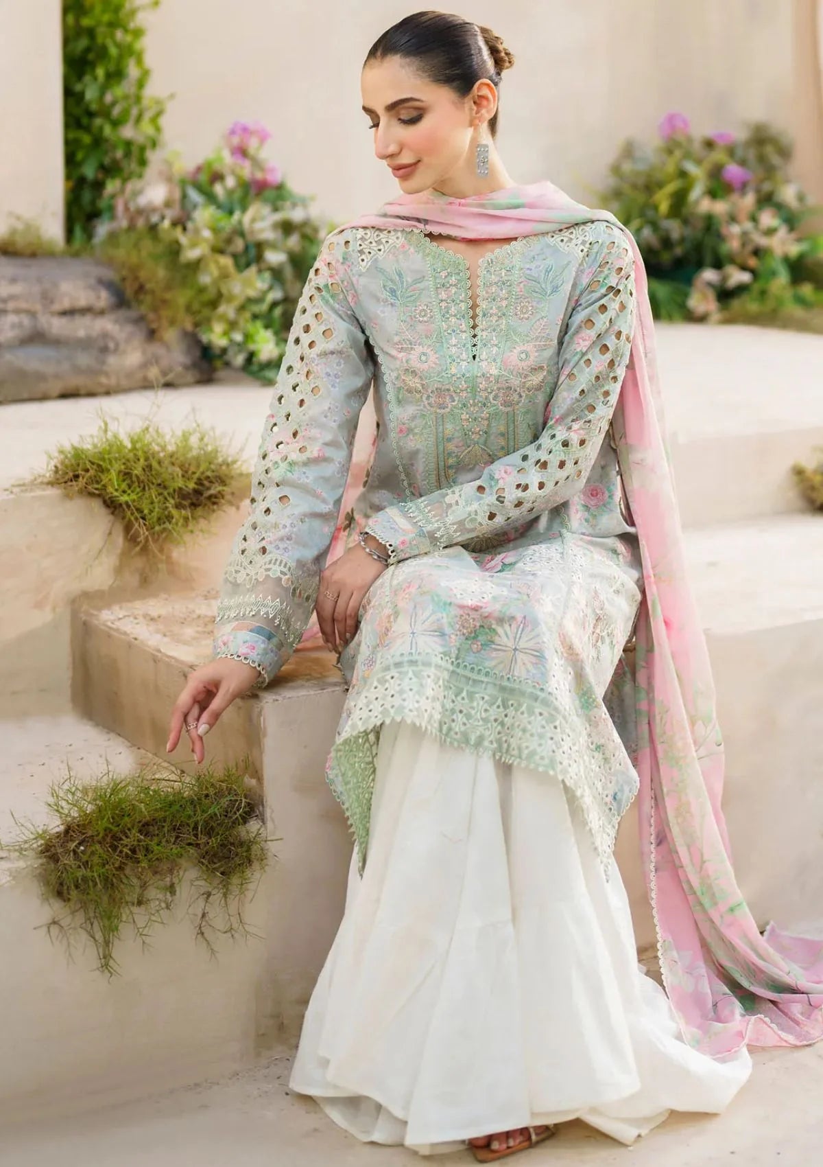 IZNIK LAWN COLLECTION